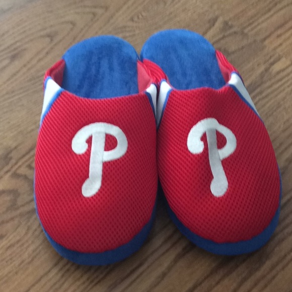 forever collectibles Other - Worn once slippers